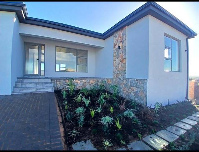 3 BEDROOM HOUSE FOR SALE IN STILBAAI-WES